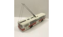 троллейбус ЗИУ-682Г 1991 г, масштабная модель, scale0