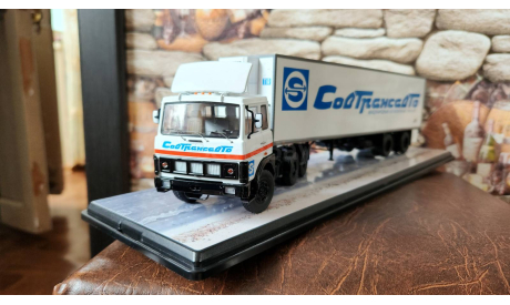 МАЗ-6422 с полуприцепом Lamberet Sovtransavto SSM, масштабная модель, Start Scale Models (SSM), 1:43, 1/43