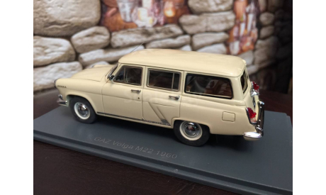 Газ 22 Волга бежевая NEO, масштабная модель, scale43