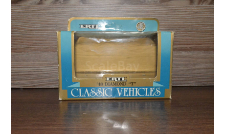 КОРОБКИ : DIAMOND T Ertl, боксы, коробки, стеллажи для моделей, ERTL (Auto World)