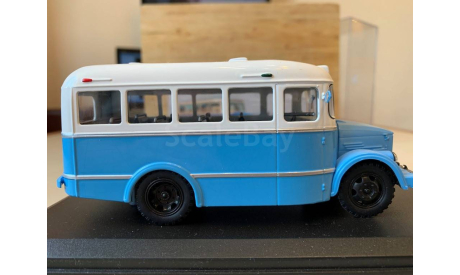 КАвЗ-651 (голубой/белый) ClassicBus, масштабная модель, scale43