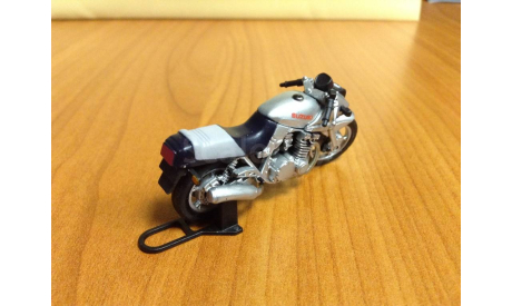 SUZUKI GSX 1100S Katana silver UCC, масштабная модель мотоцикла, scale43