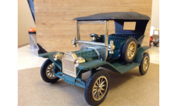 FORD T 1911, green, plastic, scale 1:18, NACORAL ZARAGOSA