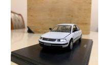 VW Passat (B5) white 1996-2000 гг. DEALER EDITION Shanghai Volkswagen Produce, масштабная модель, scale43