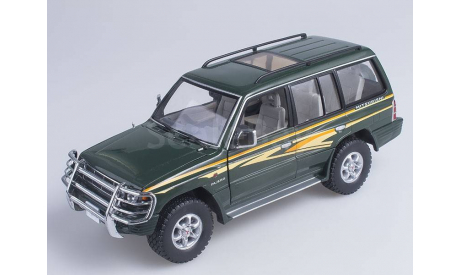 1998 Mitsubishi Pajero Long 3.5 V6 (Dark green), масштабная модель, 1:18, 1/18, Sunstar