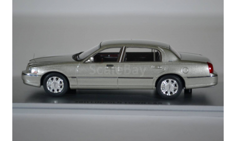 Lincoln Town Car 2012 Silver Birch Metallic, масштабная модель, Luxury, 1:43, 1/43
