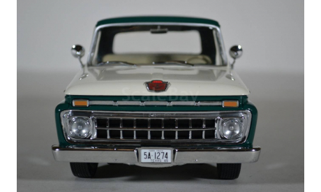 Ford F-100 Custom Cab Pickup - Wimbledon White  Holly Green (Sunstar 1274 1966), масштабная модель, 1:18, 1/18