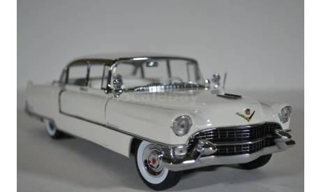CADILLAC Fleetwood Series 60 1955 белый, масштабная модель, Greenlight Collectibles, scale18
