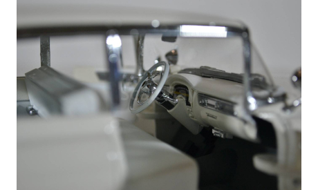 CADILLAC Fleetwood Series 60 1955 белый, масштабная модель, Greenlight Collectibles, scale18