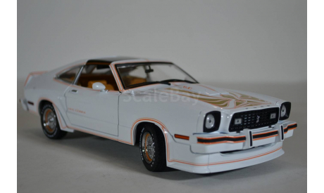 FORD Mustang II King Cobra 1978 белый золотой, масштабная модель, Greenlight Collectibles, 1:18, 1/18