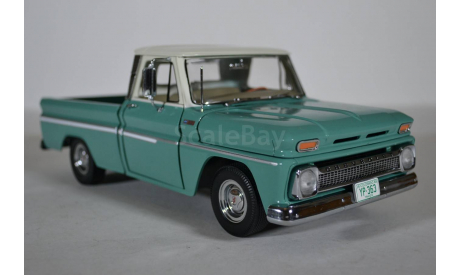 Chevrolet C-10 Styleside Pickup - Ivory  Light Green (Sunstar 1363 1965), масштабная модель, scale18