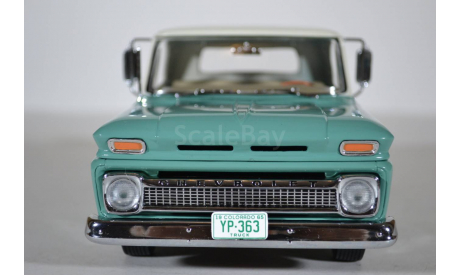 Chevrolet C-10 Styleside Pickup - Ivory  Light Green (Sunstar 1363 1965), масштабная модель, scale18