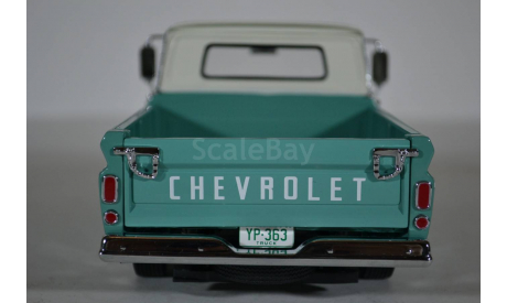 Chevrolet C-10 Styleside Pickup - Ivory  Light Green (Sunstar 1363 1965), масштабная модель, scale18