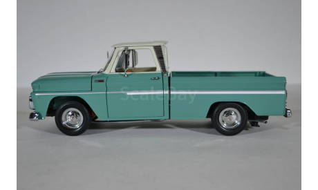 Chevrolet C-10 Styleside Pickup - Ivory  Light Green (Sunstar 1363 1965), масштабная модель, scale18