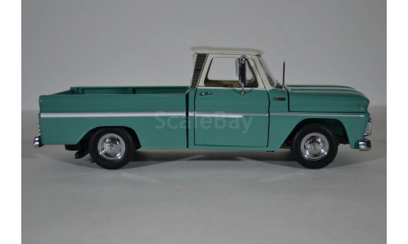Chevrolet C-10 Styleside Pickup - Ivory  Light Green (Sunstar 1363 1965), масштабная модель, scale18
