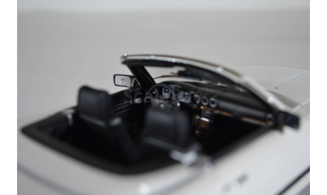 MERCEDES-BENZ 300SL (R107) 1986 белый, масштабная модель, Norev, 1:18, 1/18