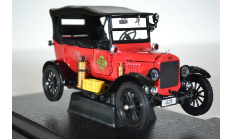 Ford Model T Touring (Fire Chief) - Red 1925, масштабная модель, Sunstar, scale24