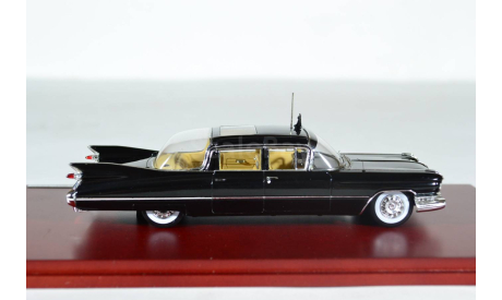 Cadillac 1958 Series 75 Limousine Bubble Top Queen Elizabeth II, масштабная модель, TSM Model, scale43