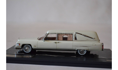 Cadillac Fleetwood Superior Hearse 1976 (341), масштабная модель, matrix, scale43