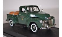 Chevrolet Pick-Up 1950 зеленый с бочками в кузове, масштабная модель, Signature, 1:32, 1/32