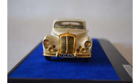 Daimler Dk400_Golden Zebra_ Hooper, масштабная модель, matrix, 1:43, 1/43