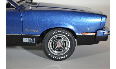Ford -  1976 Ford Mustang II Mach 1 - Blue w-Black, масштабная модель, 1:18, 1/18, Greenlight Collectibles