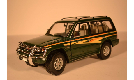 Mitsubishi Pajero Long 3.5 V6, масштабная модель, 1:18, 1/18, Sunstar