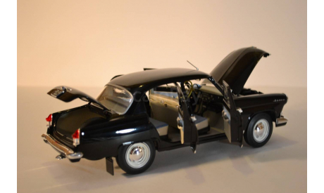 с рубля.........ГАЗ 21 Волга 1966, масштабная модель, 1:18, 1/18, IST Models