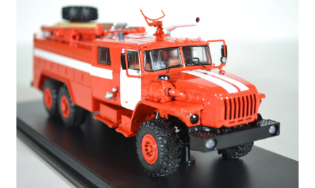 АЦ-7,5-40 (4320) с белыми полосами, масштабная модель, Start Scale Models (SSM), scale43
