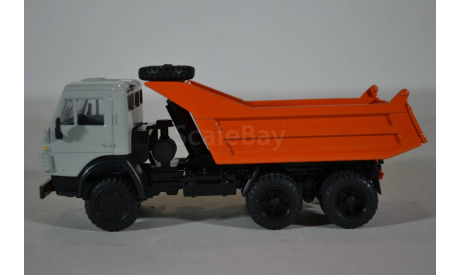 Камаз-55111, оранжевый с 2 мя запасками, масштабная модель, Элекон, scale43