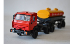 Камаз 54101 с цистерной Молоко каб красн + желтая бочка