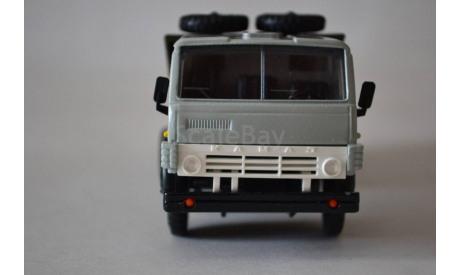 Камаз 55111-01 две запаски сер_хаки, масштабная модель, Элекон, scale43