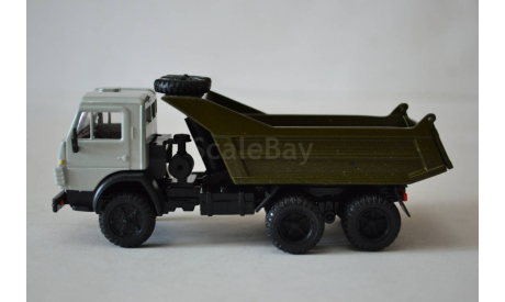 Камаз 55111-01 две запаски сер_хаки, масштабная модель, Элекон, scale43
