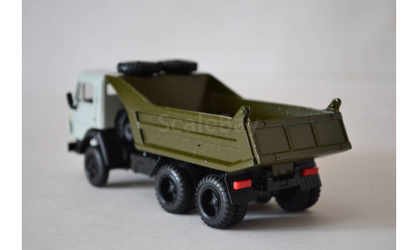 Камаз 55111-01 две запаски сер_хаки, масштабная модель, Элекон, scale43