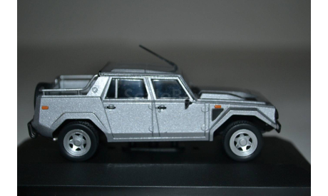 Lamborghini LM 002 1986 (Gr.), масштабная модель, WhiteBox, scale43