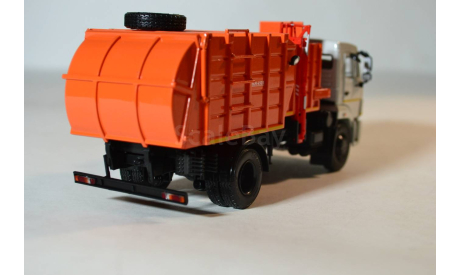 Мусоровоз с манипулятором МКМ-4503 (43253), масштабная модель, ПАО КАМАЗ, scale43