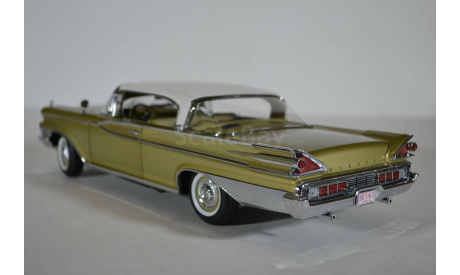 Mercury Parklane Hard Top 1956 белый с бежевым, масштабная модель, Sunstar, scale18