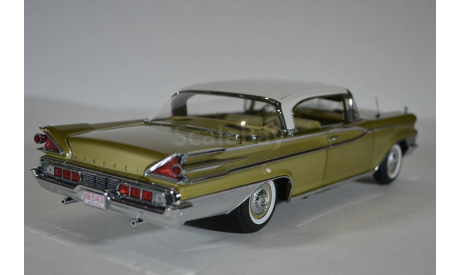 Mercury Parklane Hard Top 1956 белый с бежевым, масштабная модель, Sunstar, scale18