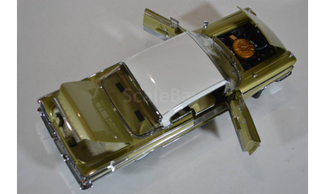 Mercury Parklane Hard Top 1956 белый с бежевым, масштабная модель, Sunstar, scale18