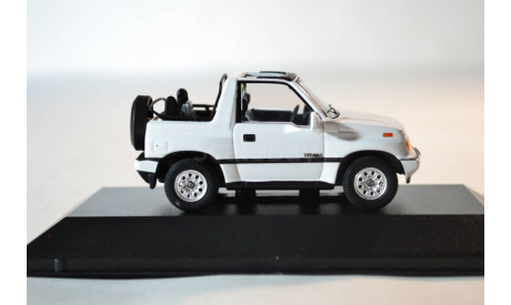 Suzuki Vitara Convertible 1992 white, масштабная модель, Triple 9, scale43