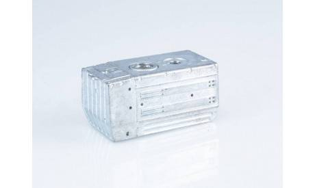 Сборная модель Трактор Т-150К !!!!100% комплектность!!!, сборная модель автомобиля, AVD Models, scale43