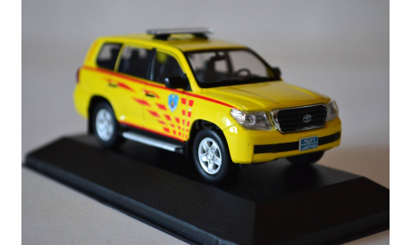 Toyota Land Cruiser 200 Qatar Fire Brigade 2009 (JC256), масштабная модель, J-Collection, scale43