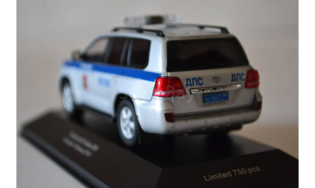Toyota Landcruiser 200 2010 Militzia Moscow, масштабная модель, IST Models, scale43