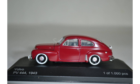 Volvo P444  1943 (red), масштабная модель, WhiteBox, scale43
