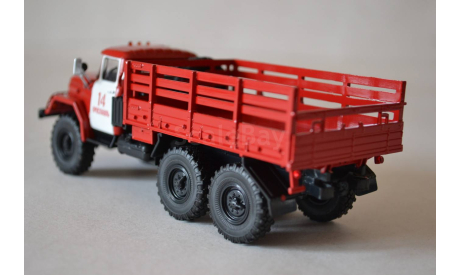 Зил 131 Ярославль №14, масштабная модель, Автоистория (АИСТ), scale43