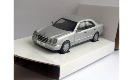 Mercedes-Benz E 280 W210 Elegance 1995 серебристый Herpa 1:43 070348, масштабная модель, 1/43