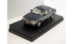 Holden Commodore VC SL/E RHD фиолетовый Biante 1:43 B432702A