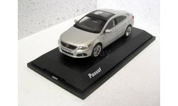 Volkswagen Passat CC серебристый Schuco  1:43 дилерская 3C8 099 300 A7W