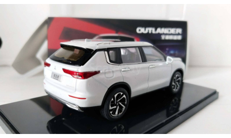 1:43 Mitsubishi Outlander 2023 белый, масштабная модель, scale43, СPM