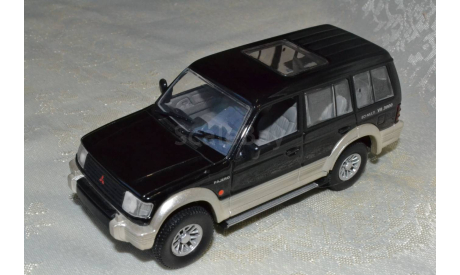 MITSUBISHI Pajero LWB, масштабная модель, Minichamps, scale43